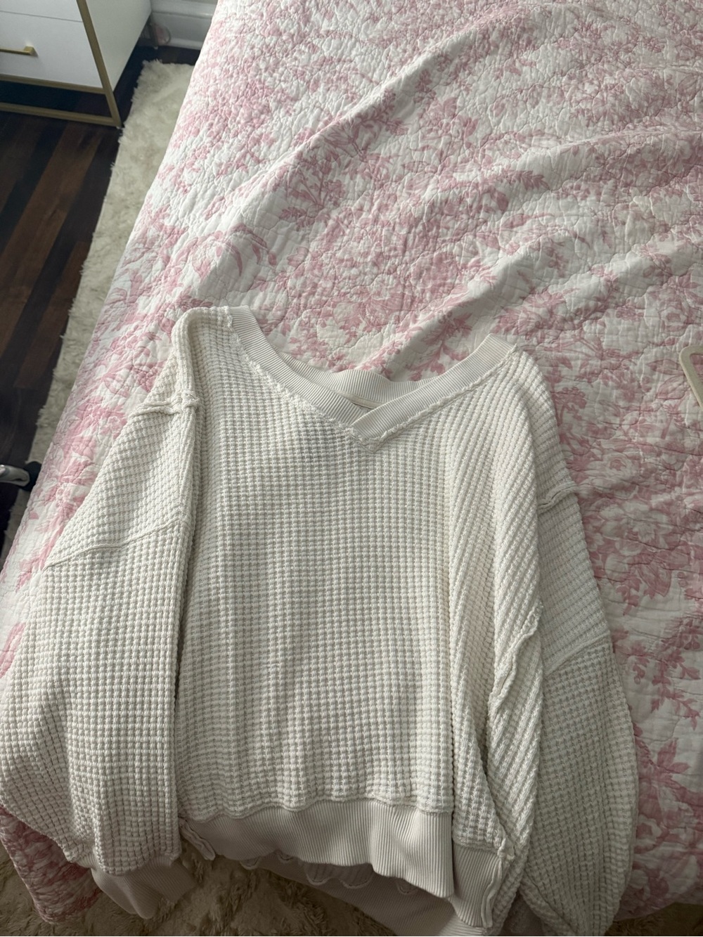 American Eagle Outfitters White V-Neck Waffle Knit Sweater